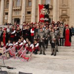 Il gruppo dei figuranti in posa sul Sagrato.